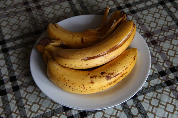 Tres Plátanos Están Plato — Foto de Stock