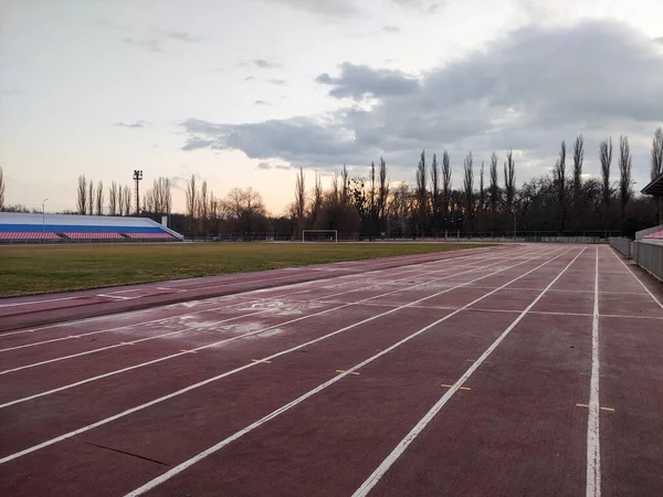 Tory Biegowe Stadionie Wieczorem Zimie — Zdjęcie stockowe