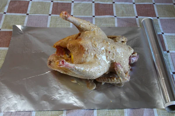 Frango Cru Nas Especiarias Assadeira — Fotografia de Stock