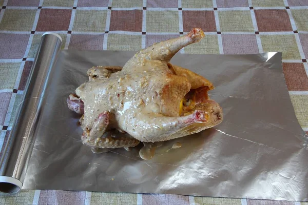 Frango Cru Nas Especiarias Assadeira — Fotografia de Stock