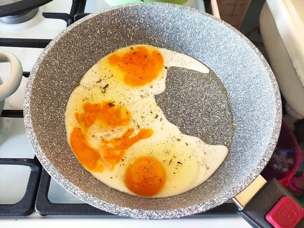 Lezzetli Omlet Tavada Baharat — Stok fotoğraf