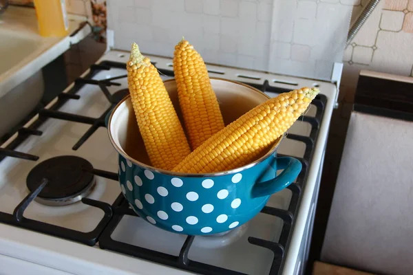 Cobs Fresh Young Corn Saucepan — Stock Photo, Image
