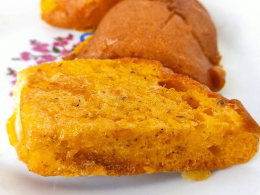 Yumurtalı kızarmış ekmek, yakın plan fotoğraf.