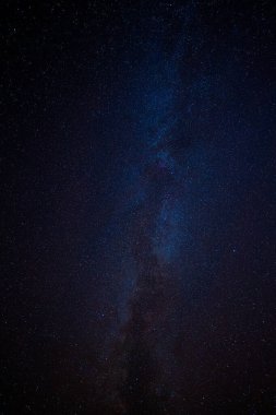 Üstün gölün üzerindeki samanyolu