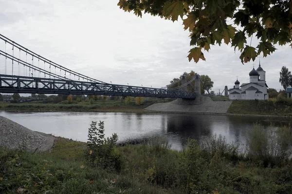 チェーン橋 19世紀半ばに考えられたエンジニアリングの奇跡 Ostrovの町 プスコフ地域 ロシア — ストック写真