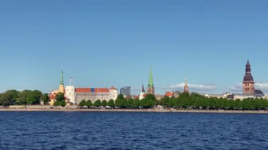 Riga Eski Kasabası Panoraması. Letonya Riga, 2021.05.30