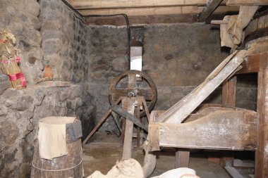 Eski günlerde un çıkarmanın geleneksel yolu..