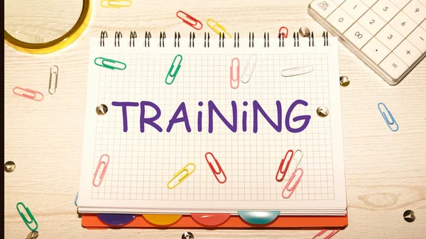 Training Write Purple Marker Notebook Next Scattered Paper Clips — Stock Photo, Image