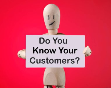 Tahta adamın elinde 