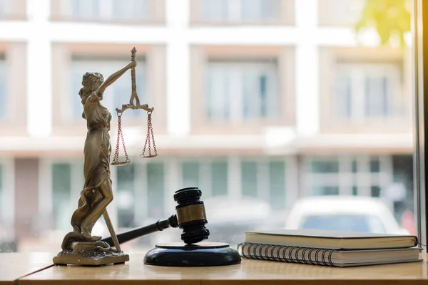 Standbeeld Van Justitie Godin Van Justitie Rechter Hammer Concept Van — Stockfoto