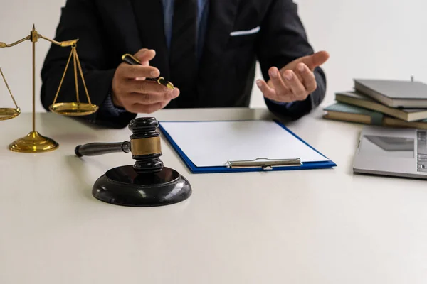 Concept Lawyer Consultant Businessman Lawyer Working Paperwork Concepts Law Advice — Zdjęcie stockowe