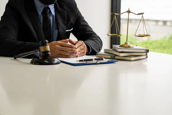 Conceito Advogado Consultor Empresário Advogado Trabalhando Papelada Conceitos Lei Conselhos — Fotografia de Stock
