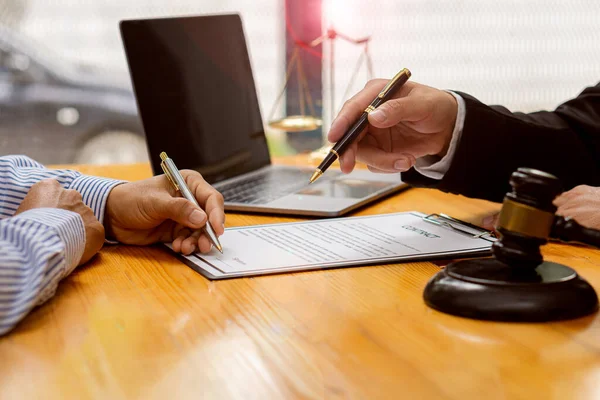 Notary Lawyers Judges Consult Discuss Contract Documents Business Clients Office — Stock Photo, Image