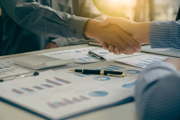 Young Businessmen Shaking Hands Office Completing Successful Meeting Group Businesspeople — Stock Photo, Image