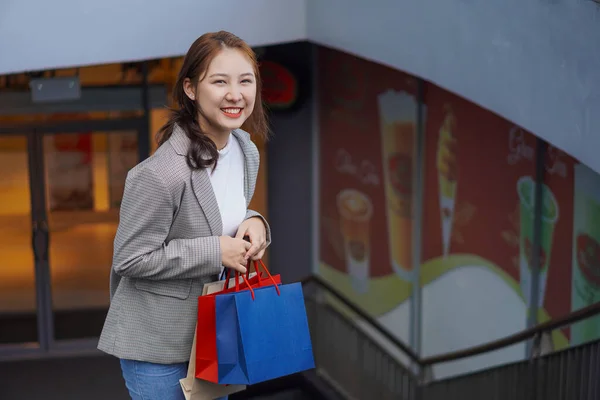 Happy Woman Shopping Bags Enjoying Herself Shopping Festival Smiling Happily — 图库照片