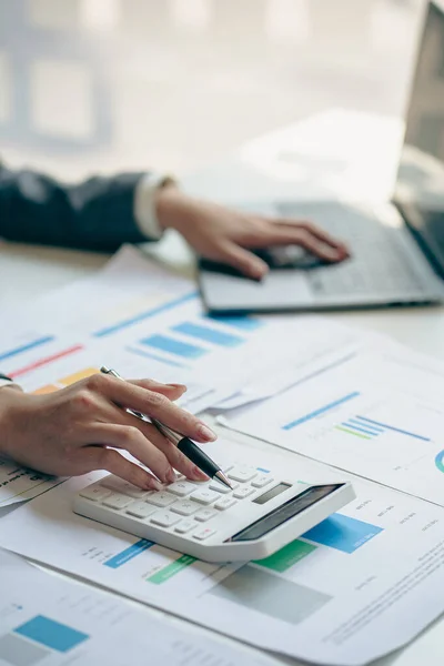 Businessman Hand Holding Pen Work Charts Graphs Analyze Business Strategies — Stok fotoğraf