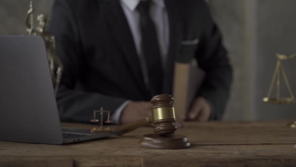 Two Businessmen Shake Hands Agree Desk Modern Office Close Lawyer — Stockvideo