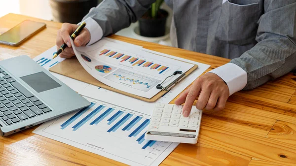 Company Accountant Analyzes Expenses Business Desk Financial Reporting Accountant Computer — Fotografia de Stock