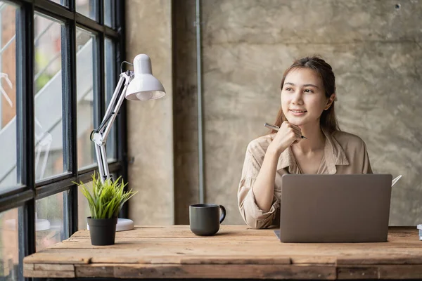 Beautiful Ambitious Asian Female Employee Working Home Girl Using Laptop — Stockfoto