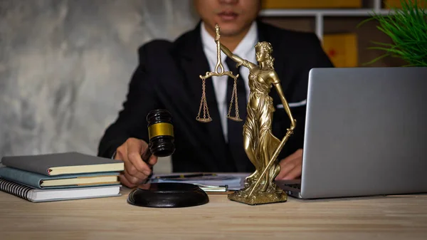 Business Lawyers Work Hard Desks Books Papers Judge Uses Hammer — Stock Photo, Image