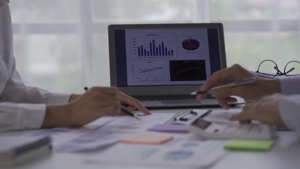 Businessmen Men Women Look Financial Analysis Charts Work Office Documents — Vídeos de Stock