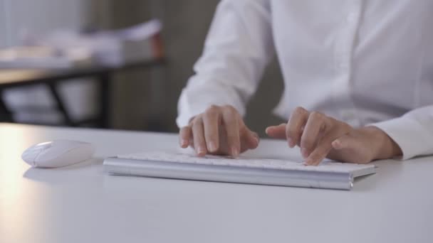 Young Woman Typing Computer Keyboard Work — Vídeo de Stock