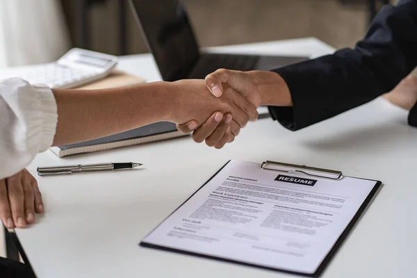 Страхування в Україні. Як захистити себе, авто і дім