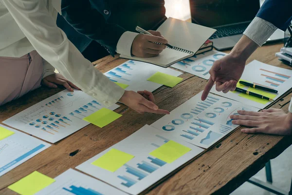 Een Team Van Zakenmensen Een Corporate Employee Meeting Concept Van — Stockfoto