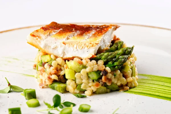 Fine Dining Fish Fillet Breaded Herbs Spice Asparagus Risotto — Stockfoto