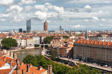 Fransa 'nın başkenti Lyon' un panoramik manzarası