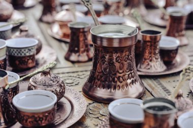 Geleneksel Arap çay fincanı takımı