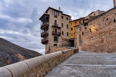 Cuenca, Spai 'de ahşap balkonlu bir uçurum yok.