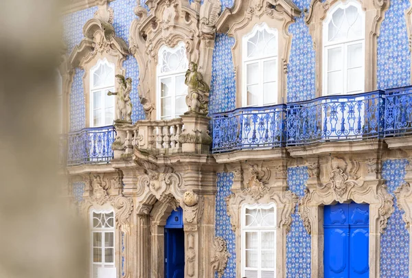 Palacio do Raio, Portekiz, Braga 'da mavi fayanslarla kaplı. 19. yüzyıl sarayı