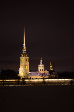 Peter ve Paul Kalesi gece aydınlanması, St. Petersburg, Rusya