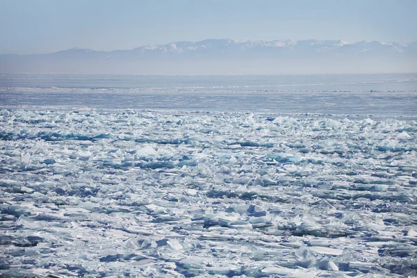 Jezero Bajkal Ledová Tříšť Listvyanka Obce Zimní Krajina — Stock fotografie