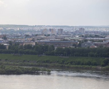Kemerovo şehri panoraması ve Tom nehri manzarası, Rusya