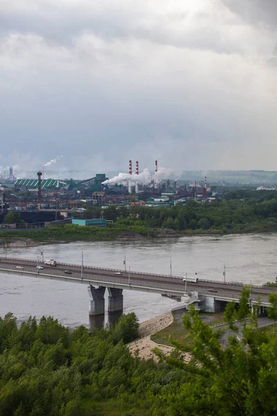 Pohled Most Kuzněckého Kuzbassenergo Řeku Tom Město Kemerovo Rusko — Stock fotografie
