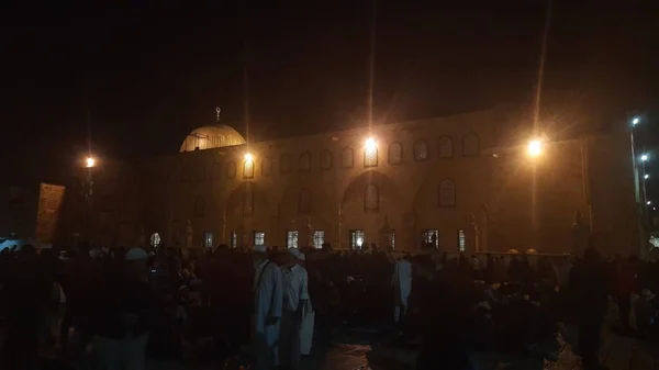 Wielu Czcicieli Modliło Się Meczecie Aksa Podczas Ramadanu Kwietnia 2022 — Zdjęcie stockowe