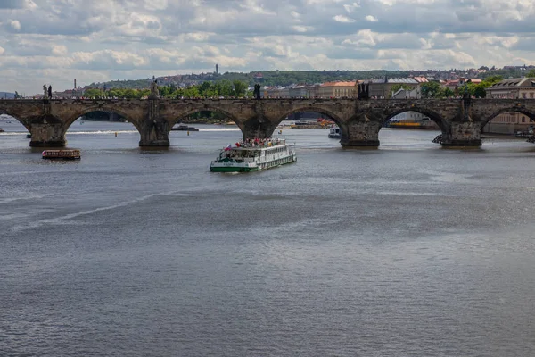Karlsbrücke Ist Eine Mittelalterliche Steinerne Bogenbrücke Über Die Moldau Prag — Stockfoto