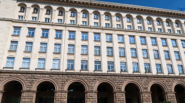 Sofya, Bulgaristan, 13 Ağustos 2021 - Komünist dönem alışveriş merkezinin anıtsal mimarisi. Tzum Alışveriş Merkezi