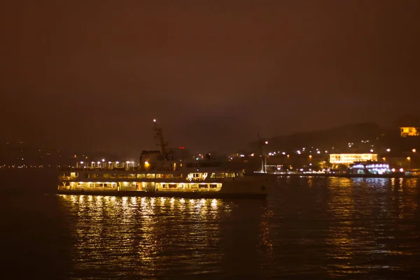 Istanbul Turki Januari 2022 Kapal Pesiar Pelabuhan Galata Pagi Hari — Stok Foto