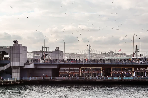 Istanbul Turquie Janvier 2022 Paysage Pont Port Galata Avec Piétons — Photo