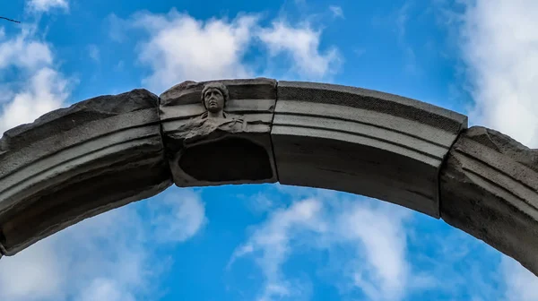 Close Arch Structure Historical Face Blue Sky Background — Stockfoto