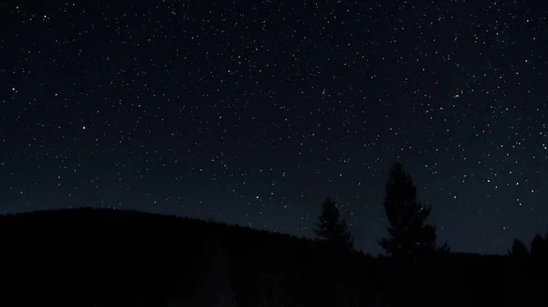 Paisaje Montañoso Durante Noche Con Estrellas Cielo Despejado Estrellas Por —  Fotos de Stock