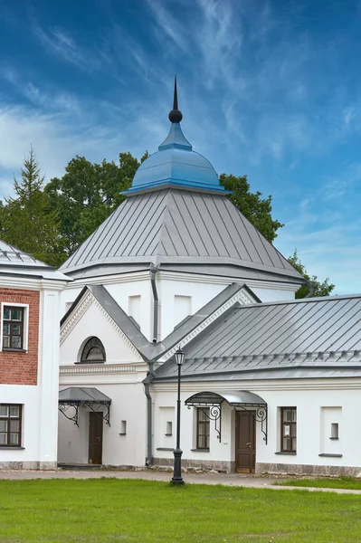 Veduta del cortile del Monastero Konevsky — Foto Stock