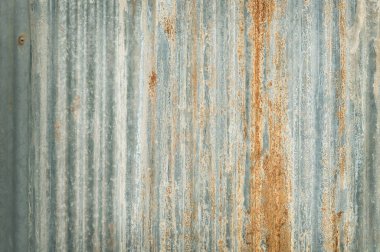 Eski çinko duvar dokusu arka plan, galvanize metal kaplama üzerinde paslı.