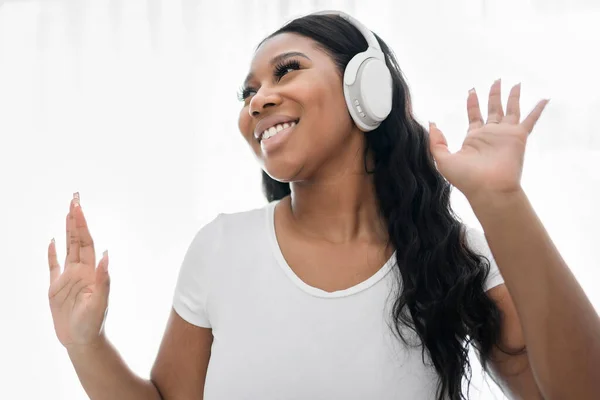 Attractive Young African Woman Listening Music Headphone Home — Stock Photo, Image
