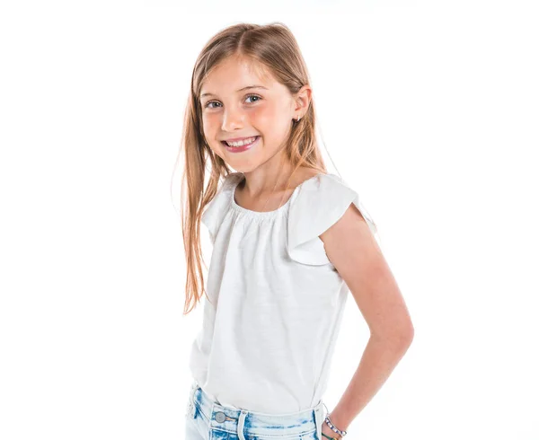 Κομψό πορτρέτο κοριτσάκι στο στούντιο λευκό φόντο — Φωτογραφία Αρχείου