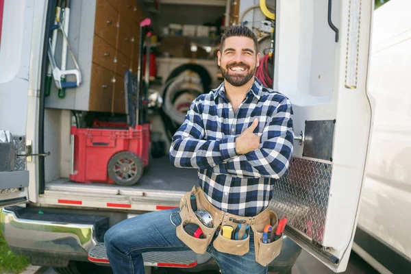 Portrait of an electrician happy worker at work — Stockfoto