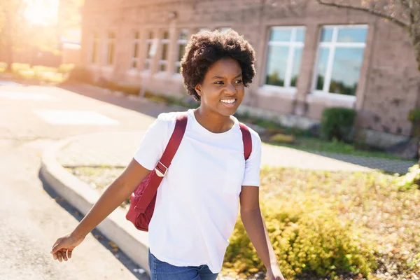 Portrait of Beautiful African-American on the university playground — Stockfoto